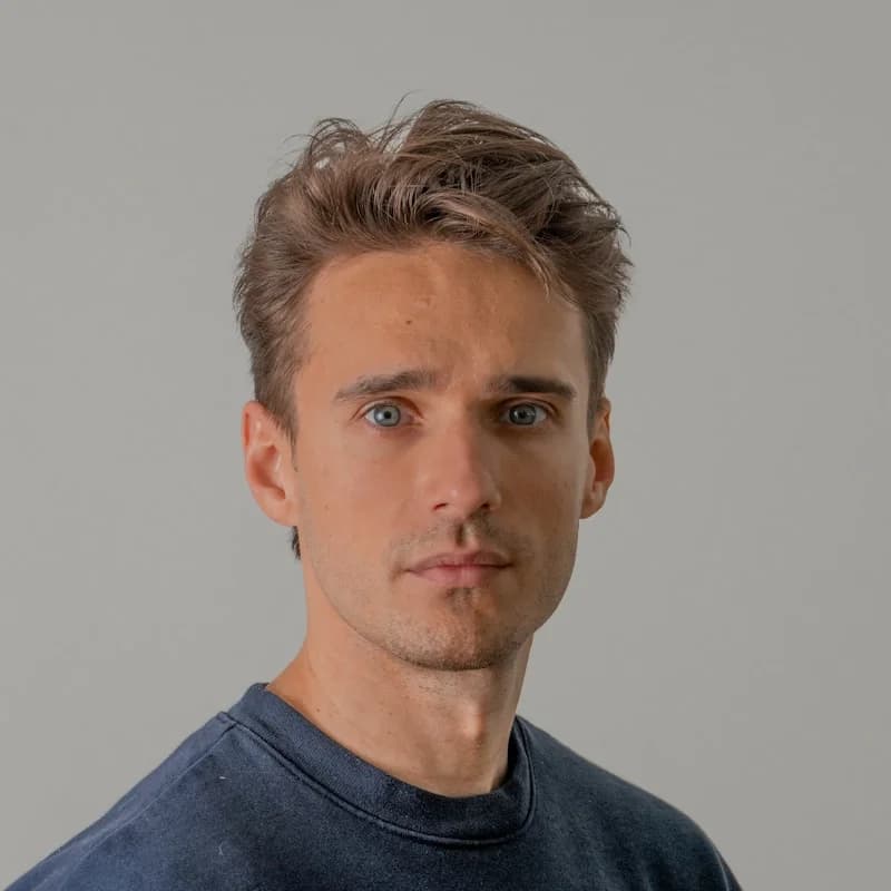 Новиков Сергей Игоревич — стоматолог-эндодонтист